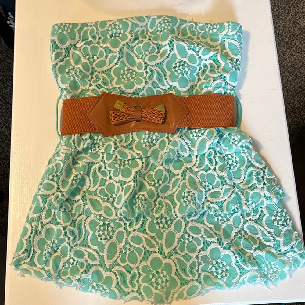 Rue21 Strapless flower detail blouse